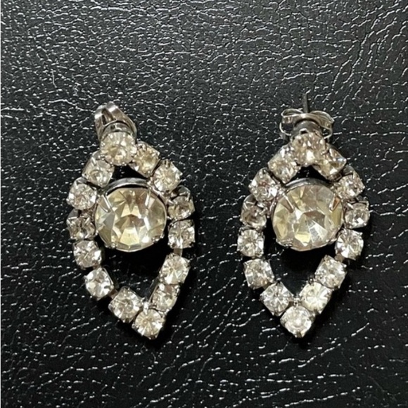 Vintage Jewelry - Vintage 80s Rhinestone Teardrop Earrings Posts